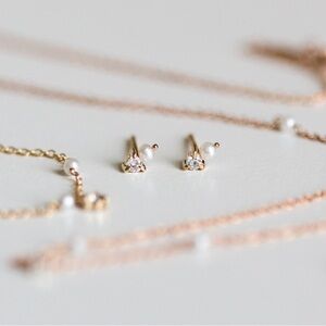 ✨ Catbird Dewdrop Studs (Pair) Yellow Gold - Like New! ✨